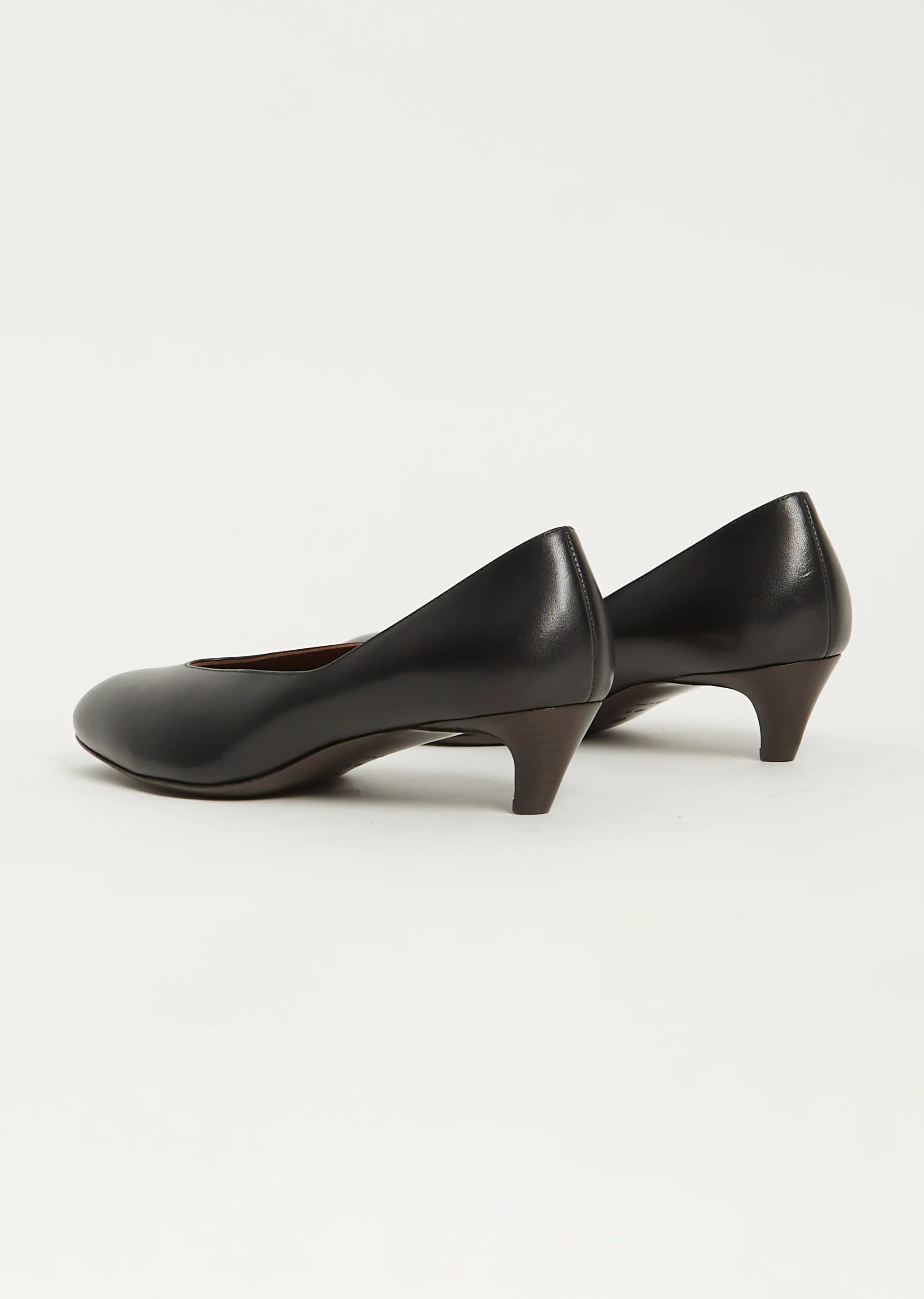 Almond Pump — Black