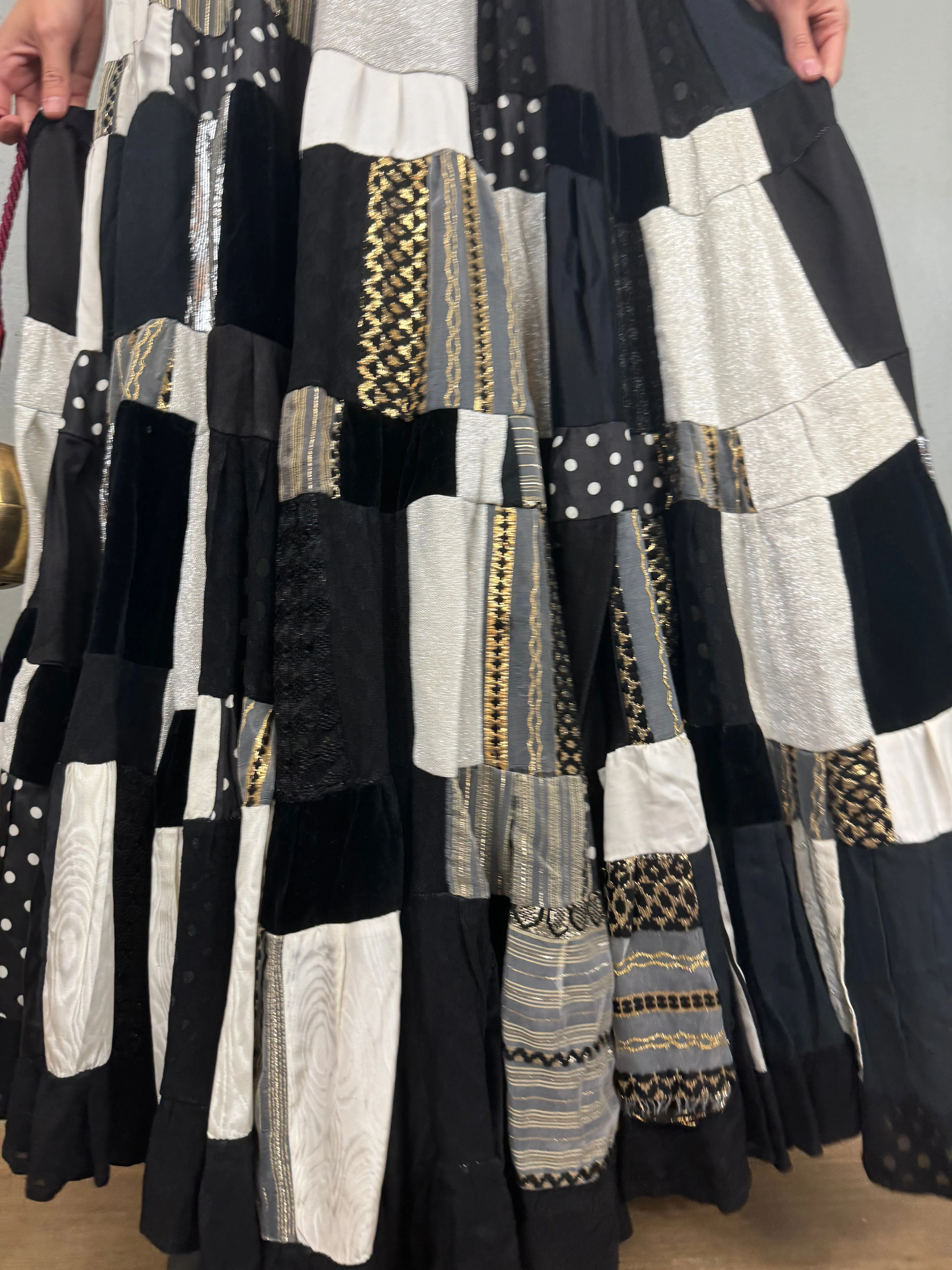 Dominique, 70s patchwork monochrome skirt