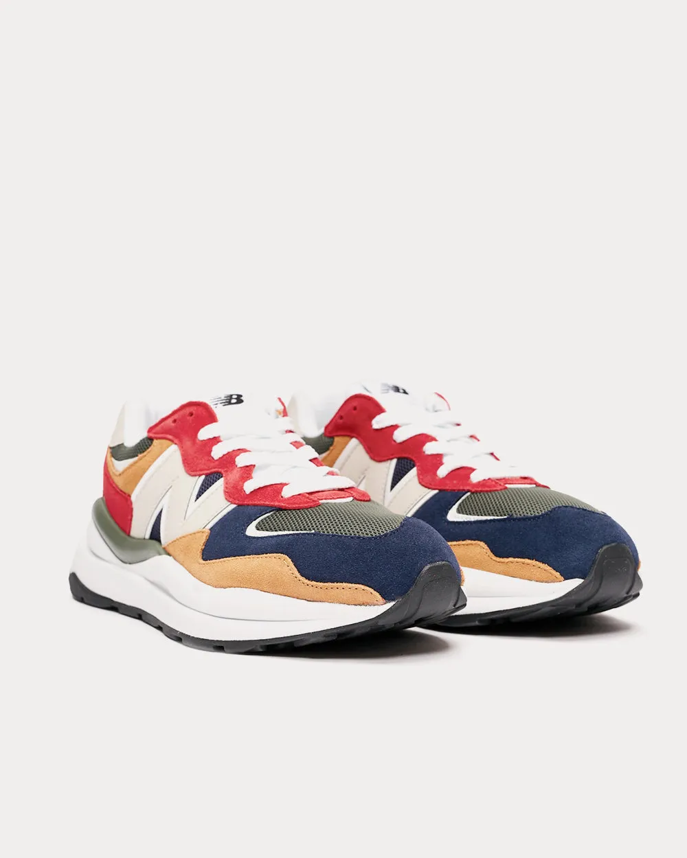 M5740 Pigment with Team Red Low Top Sneakers