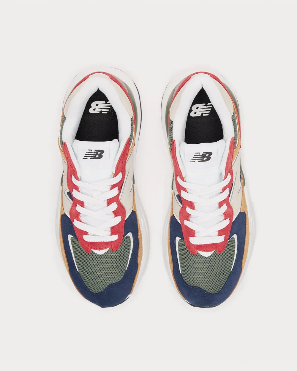 M5740 Pigment with Team Red Low Top Sneakers