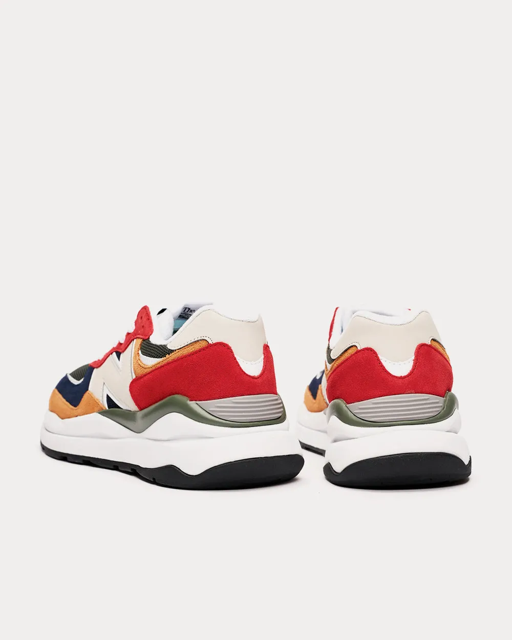 M5740 Pigment with Team Red Low Top Sneakers