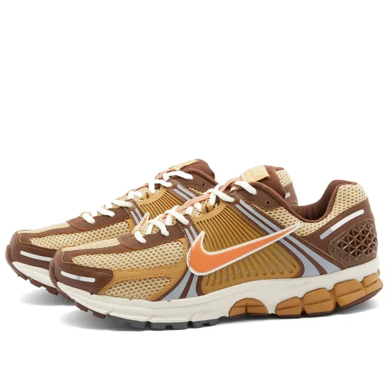 NIKE ZOOM VOMERO 5 - GOLD / BROWN