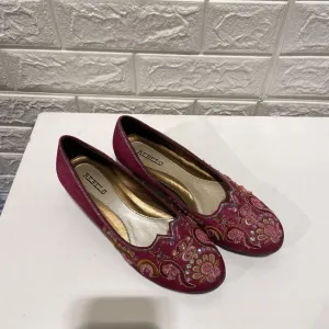 Vintage 90s Beaded Round Kitten Heels