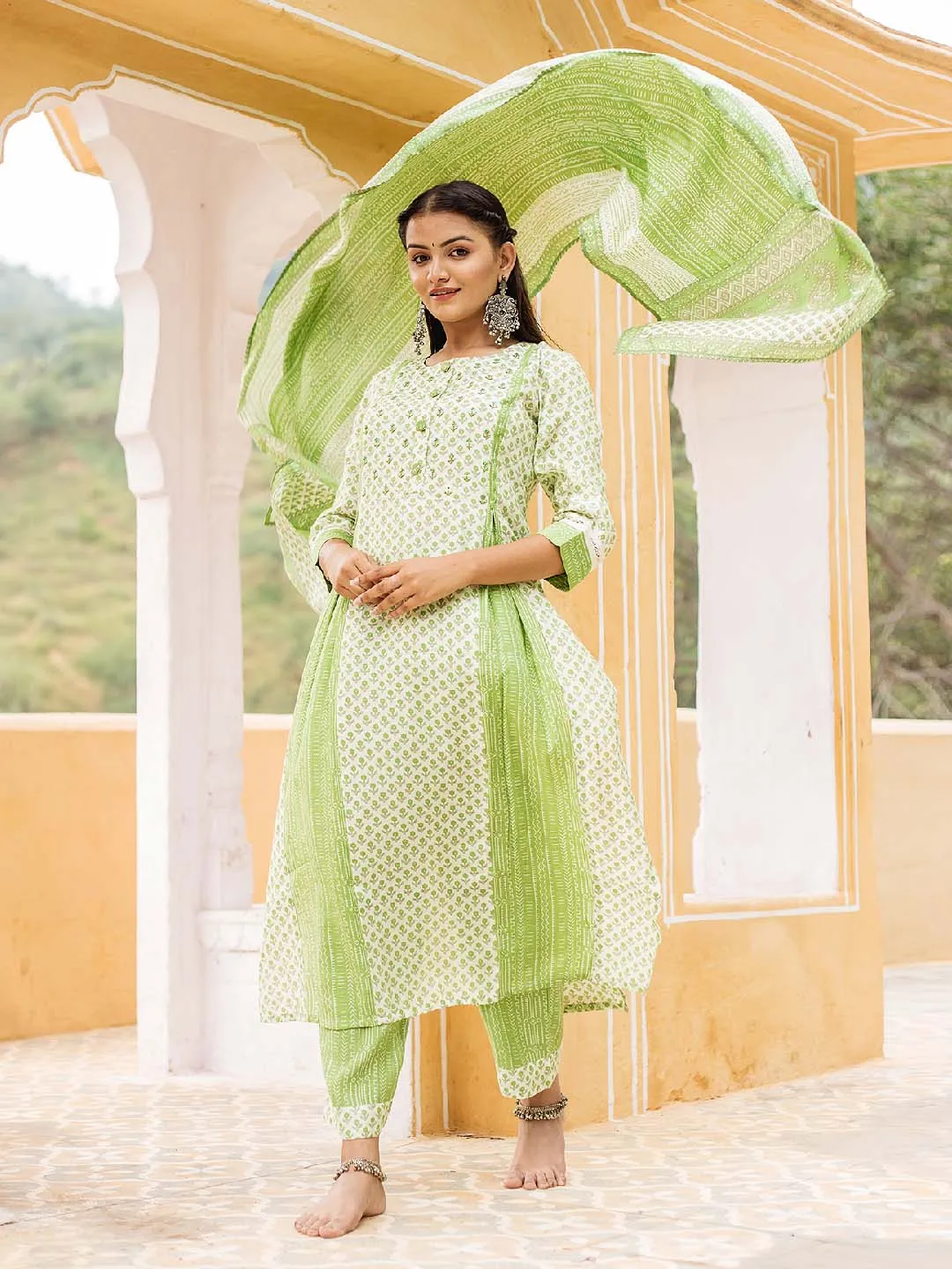 Women Green Floral Printed Kurta with Palazzos & Dupatta
