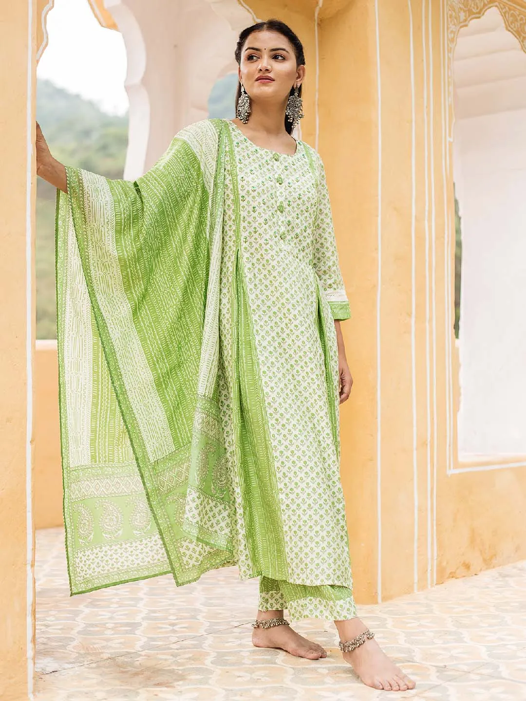 Women Green Floral Printed Kurta with Palazzos & Dupatta