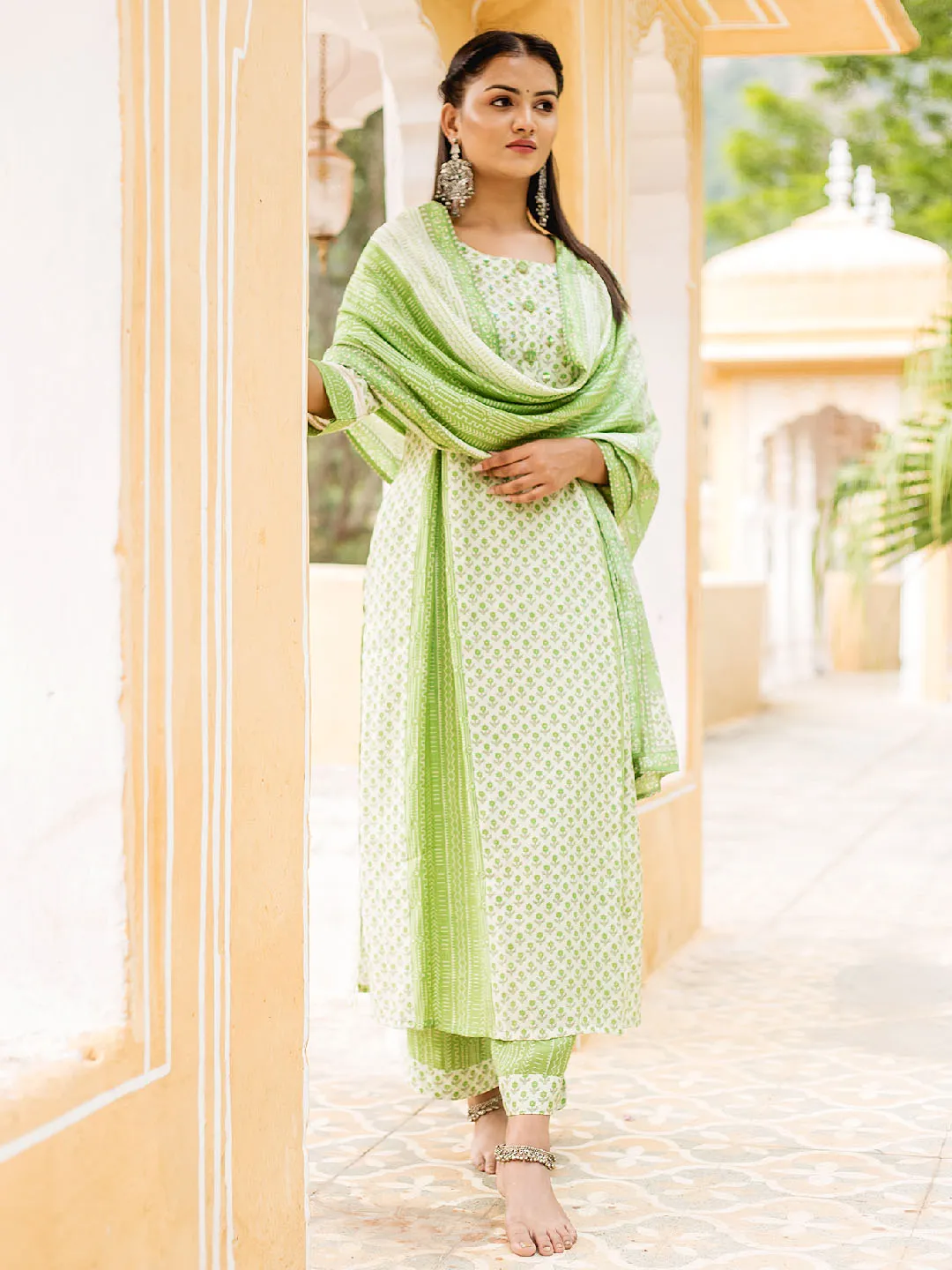 Women Green Floral Printed Kurta with Palazzos & Dupatta