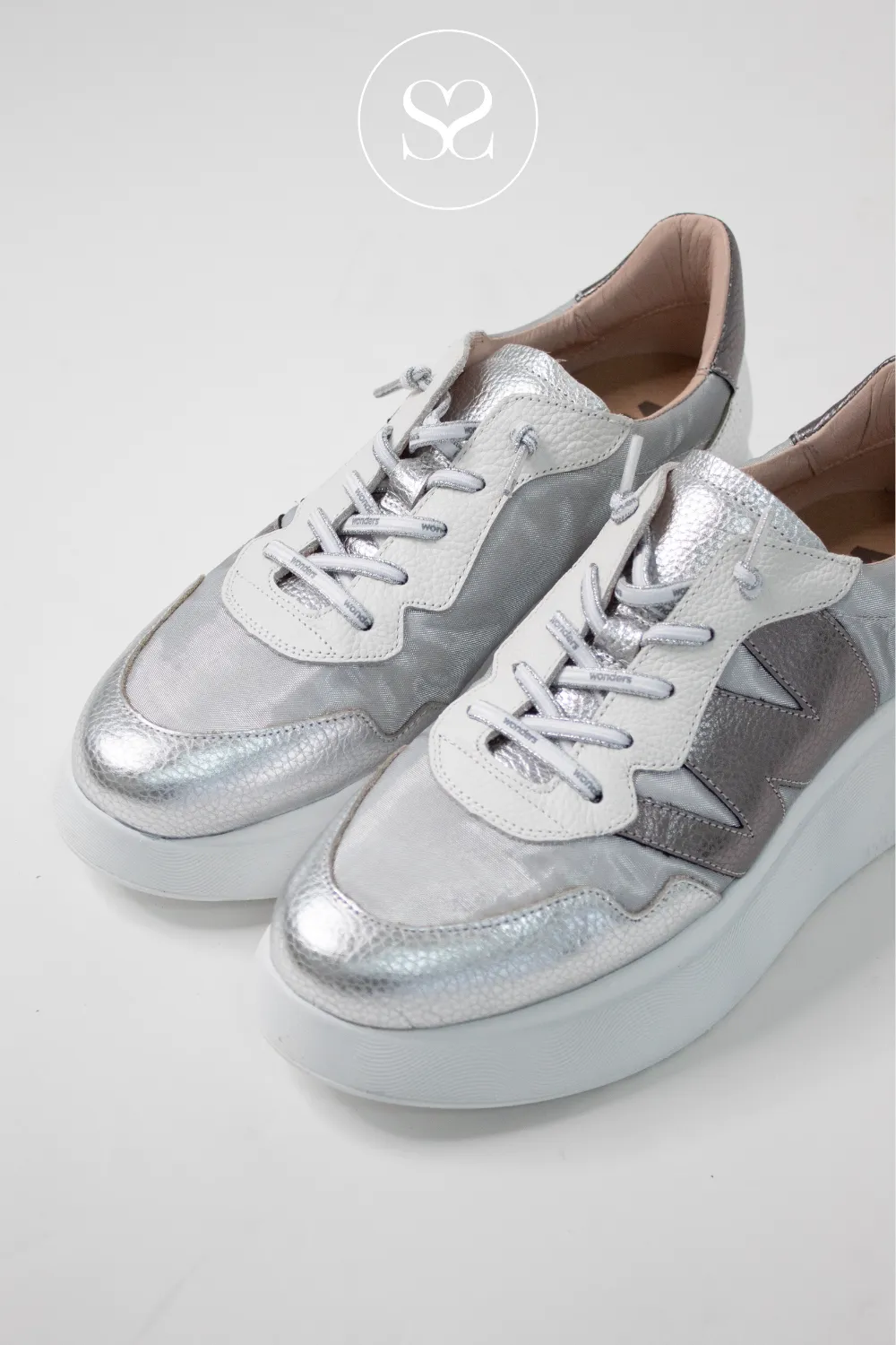WONDERS A-3622 SILVER LEATHER CHUNKY PULL ON WEDGE TRAINERS